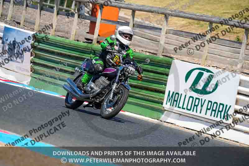 Vintage motorcycle club;eventdigitalimages;mallory park;mallory park trackday photographs;no limits trackdays;peter wileman photography;trackday digital images;trackday photos;vmcc festival 1000 bikes photographs